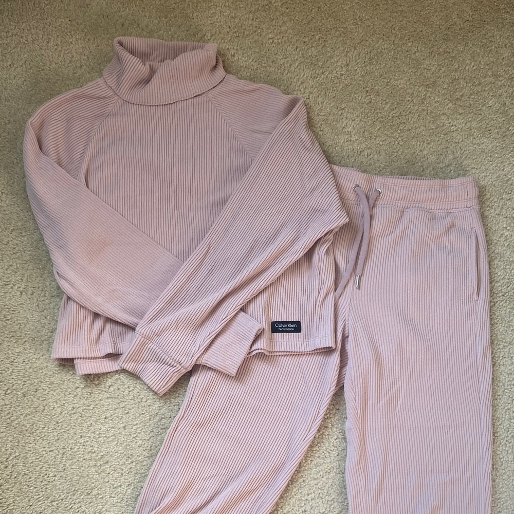 Calvin Klein Blush Ribbed Lounge Set